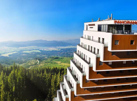 Hotel Panorama**** pri Štrbskom plese s polpenziou a dieťaťom do 11 rokov v cene.