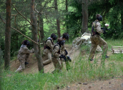 Paintball v lese Spišská Teplica pre 1 osobu na 3 hodiny aj so zapožičaním výstroja.
