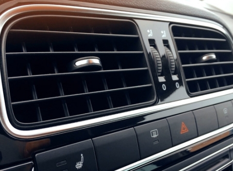 Dezinfekcia klimatizácie osobného auta do 3,5 t ozónom priamo u vás doma.