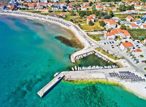 Komfortný domček pre 8 ľudí len 100 m od mora na chorvátskom ostrove VIR.