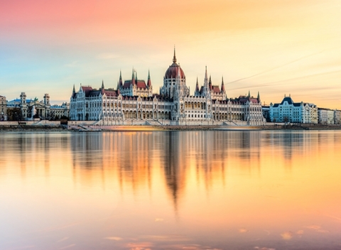 Romantika a história s raňajkami a welcome drinkom v Corvin Hotel Budapest - Sissi Wing***.