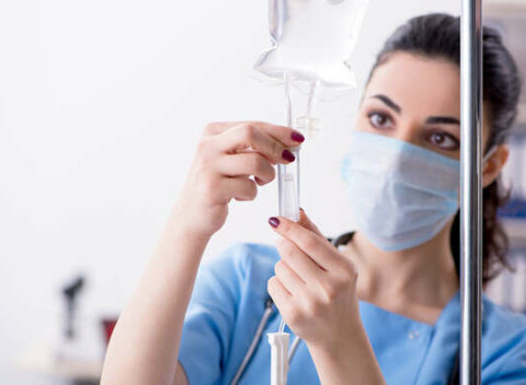 Podporte imunitu, vyhnite sa chorobám a zatočte s vírusmi - infúzna terapia vitamínom C.