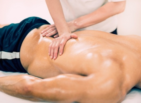 Doprajte relax svojim svalom aj mysli pri klasickej či celotelovej profesionálnej masáži.