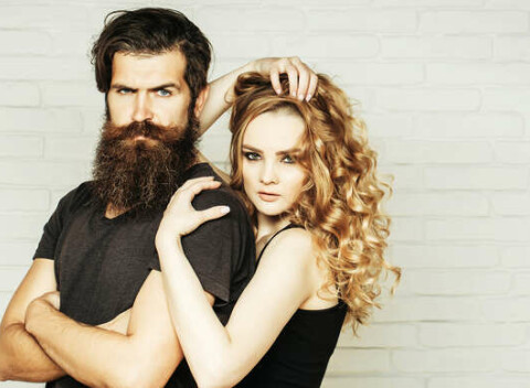 Strih, kompletné ošetrenie, farbenie, melír alebo ombré pre dámy, strihanie aj pre pánov.