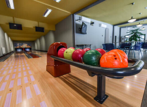 Bowling až pre 10 ľudí vo výnimočnom prostredí Kaštieľa Mojmírovce****