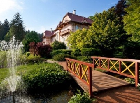 Luhačovice v penzióne pre dvoch aj pre rodiny s plavárňou, raňajkami a bowling.