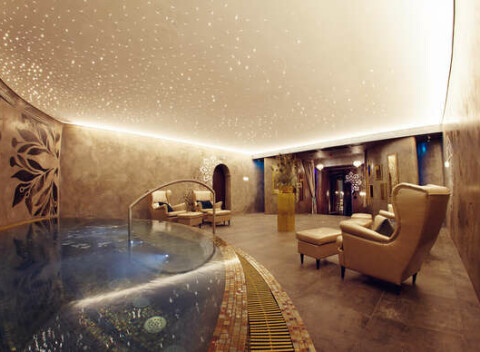 Romantický či wellness pobyt v Boutique Hoteli Zlatý Kľúčik**** s wellness, masážou a 5-chod večerou.