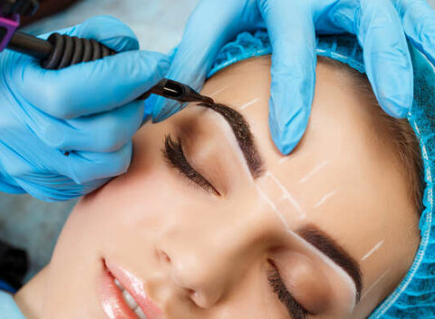 Permanentne krásna vďaka permanentnému make-upu: pery, oči alebo obočie.