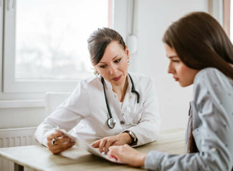 Víkendový liečebný pobyt s polpenziou, lekárskou prehliadkou, masážou, zábalom a wellness.