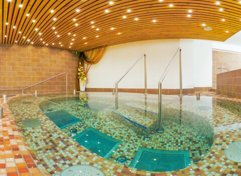 Harkány len 280 m od termálnych kúpeľov v Divina Boutique Hoteli **** s polpenziou + deti do 5 r zdarma.