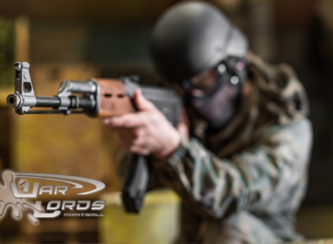 Dobi pevnosť, získaj vlajku a vyhraj! Skvelý adrenalínový zážitok - 2 hodiny indoor airsoftu s komplet výstrojom a 400 guľôčkami.