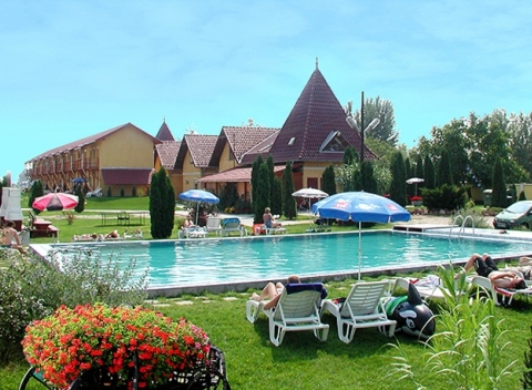 Rodinná dovolenka plná zábavy a relaxu na brehu Balatonu v Piknik Holiday Village.
