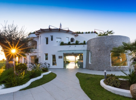 Luxusný relax v Infinity Resort Tropea**** - Kalábria, s raňajkami a súkromnou plážou.