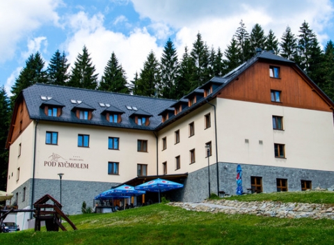 Ocenený 4* hotel Pod Kyčmolem s neobmedzeným vstupom do wellness a polpenziou.