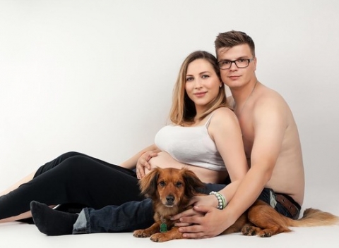 Zvečnite si nezabudnuteľné životné okamihy. Rodinné fotenie alebo fotenie tehuliek v ateliéri Lux.