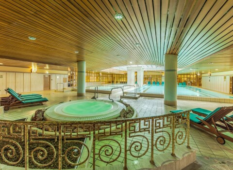 Budapešť v historickej časti mesta: 4* The Aquincum Hotel s termálnymi bazénmi a raňajkami + dieťa.