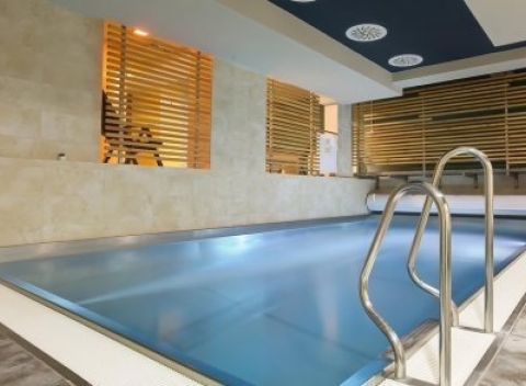 Nezabudnuteľný relaxačný pobyt s wellness a polpenziou na Liptove v hoteli Jánošík****.