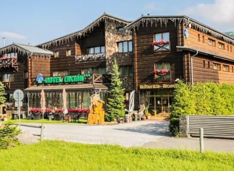 Pobyt na Donovaloch v Horskom Hoteli Encián*** s raňajkami a wellness.