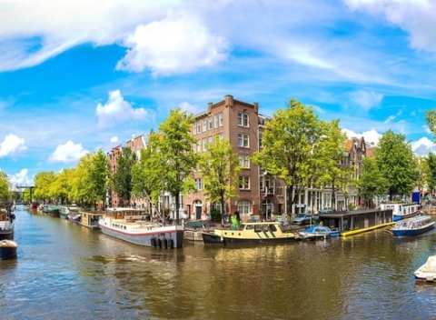 Neopakovateľná atmosféra holandského Amsterdamu s ubytovaním pre celú rodinu.