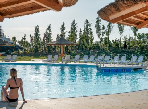 MJUS Resort & Thermal Park **** s vlastnými termálmi (1 800 m²) a saunovým svetom + polpenzia.