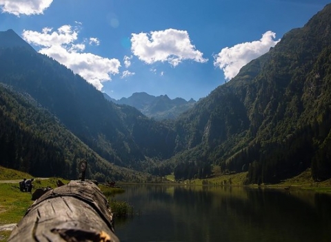 Úžasná turistika uprostred Rakúska s ubytovaním v horskom penzióne Bertrand.