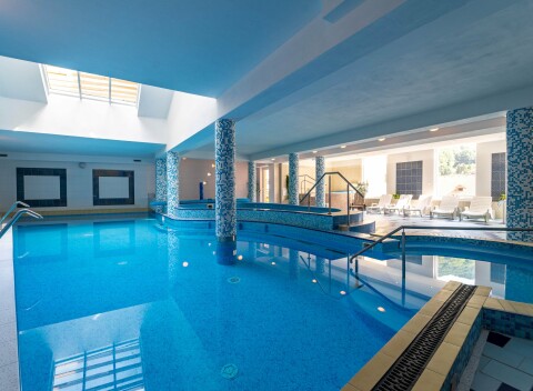 Vila Anna **** s polpenziou, neobmedzeným wellness s bazénom a saunami + 2 procedúry.