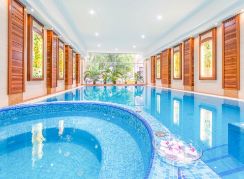 Budapešť v centre: Luxusný 4* Lions Garden Hotel s neobmedzeným wellness centrom a raňajkami + 2 deti.