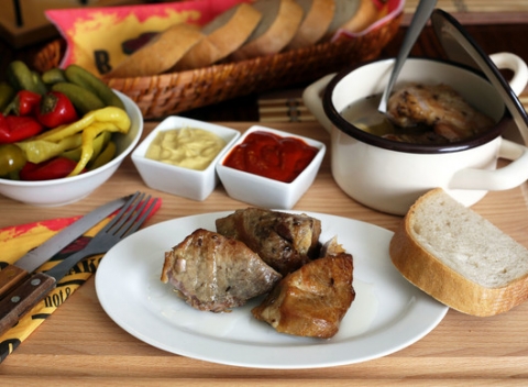 Pochutnajte si na skvelej špecialite Farmárske výpečky v reštaurácii Lampáreň.