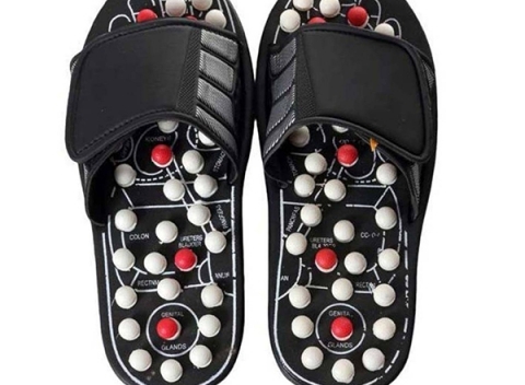 Masážne papuče na reflexnú masáž, stimulujú akupunktúrne body na chodidlách.