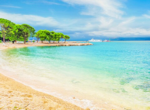 Chorvátsko: Crikvenica v centre a len 350 m od pláže v Hoteli Villa Aurora *** s polpenziou + dieťa zadarmo.