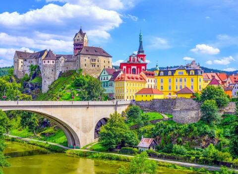 F&F Hotels Loket *** len 230 m od zámku s polpenziou, vstupom do dvoch múzeí a pivovaru.