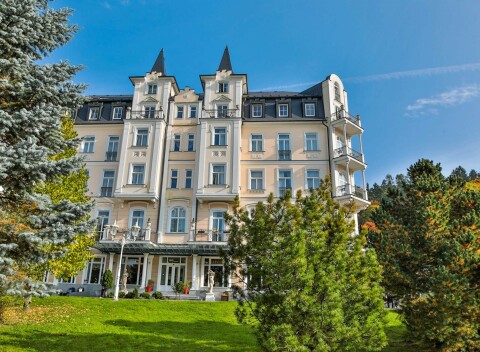 Mariánské Lázně v centre v Hoteli Sun Palace Spa & Wellness **** s bazénom, saunou a polpenziou.