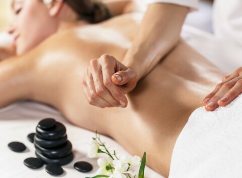 Mariánske Lázně: Hotel Westend **** s polpenziou a až 7 liečebnými procedúrami ako sú masáž, kúpeľ či zábal.