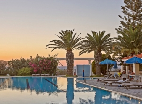 Elegantný plážový rezort s bazénom na gréckom ostrove Kos s all inclusive.