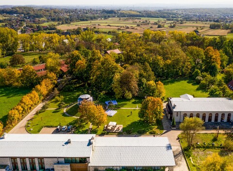 Zámocký Dwór w Tomaszowicach *** s raňajkami/polpenziou a zľavami do aquaparku i zoo.