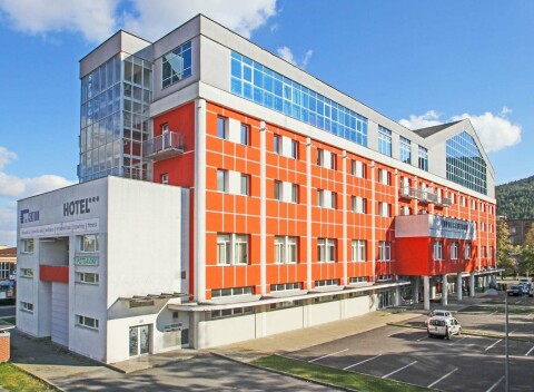 Hotel Spolcentrum *** s raňajkami a wellness (vírivka, 3 sauny) + 2 deti do 6 rokov zdarma.