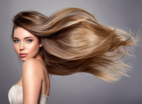 Strih a regenerácia personalizovanou službou POWERMIX od L´Oréal Porfessionnel.