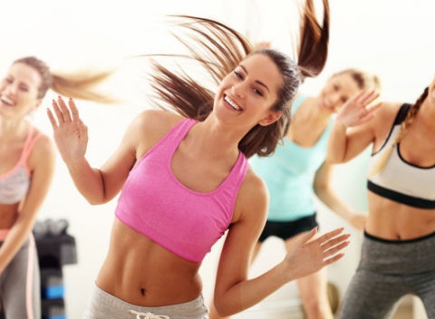 Nedrite vo fitku, ale tancujte. Tanečné kurzy pre dospelých v Univerzálnom dome tanca.