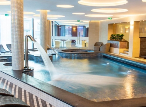 Pobyt pri Balatone s nádychom luxusu v Aura Hotel **** s wellness a polpenziou.