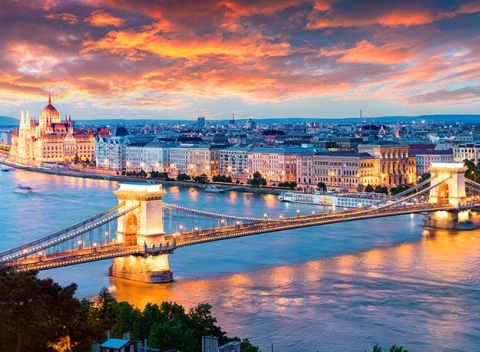 Spoznajte historickú Budapešť! Komfort a štýlové ubytovanie na vás čaká v 4* hoteli Atrium Fashion.