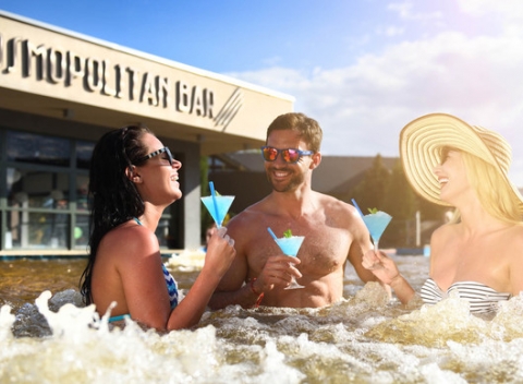 Celodenný vstup do vodného parku Bešeňová alebo možnosť vstupu do Tatralandie za doplatok 2 €.