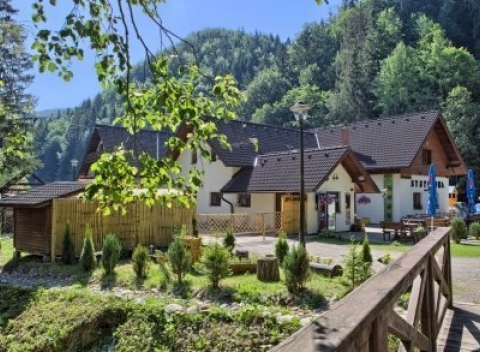 Aktívny či romantický pobyt s wellness a polpenziou v lokalite Nízkych Tatier, dieťa zdarma.