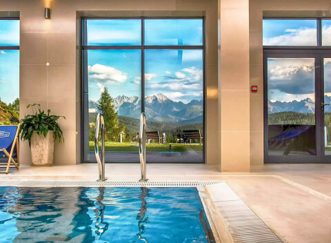 Leto v hoteli Zbojnicowka*** len 16 minút od hraníc s wellness a možnosťou vstupu do Termy Bukovina.