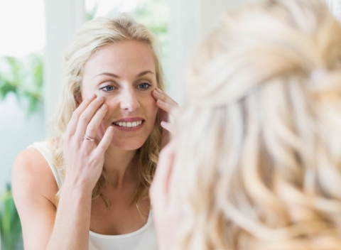 Špeciálne luxusné ošetrenia pre krásu a zdravie zrelej pleti. Osvedčená komplexná starostlivosť.