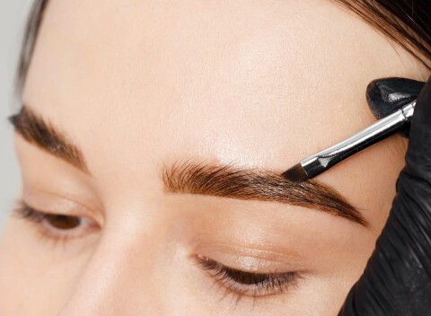 Laminácia obočia pre jeho dokonalé vytvarovanie v LS Beauty&Nails.