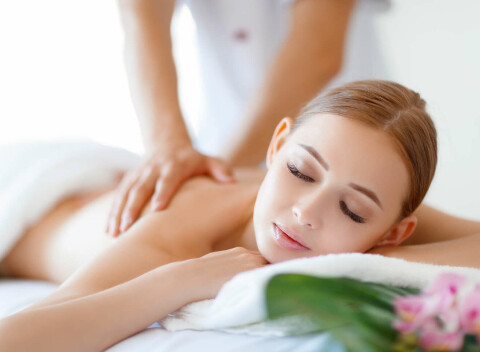 Aromaterapeutická alebo klasická masáž - dokonalé uvoľnenie, regenerácia a liečebný efekt.