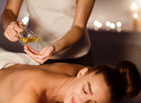 Uvoľňujúca thajská olejová aromatická masáž v Sala Thai Massage.
