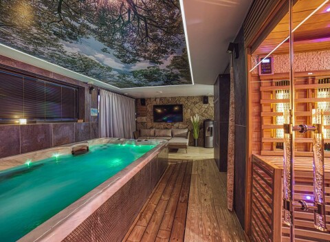 Nové apartmány Lacov Dom pre 1 - 4 osoby s priamym prístupom k bazénu a neobmedzeným wellness.