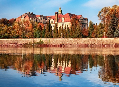 Komfortné ubytovanie s polpenziou v pokojnej lokalite Piešťan v Penzióne Zacher.