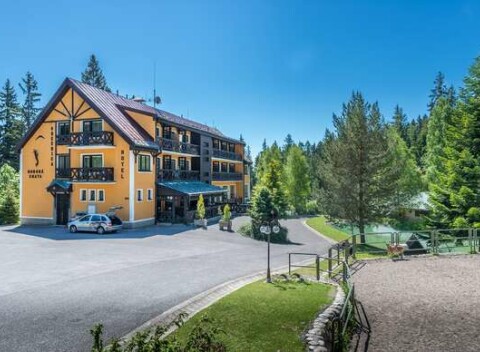 Štýlový pobyt v srdci Západných Tatier v Horskej Chate Orešnica*** s polpenziou a deťmi v cene.